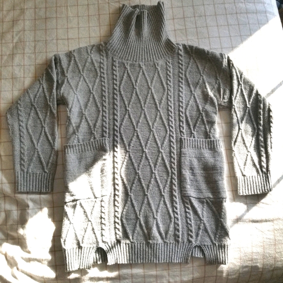 Gray turtle neck sweater (Used in great condition) - Picture 1 of 5